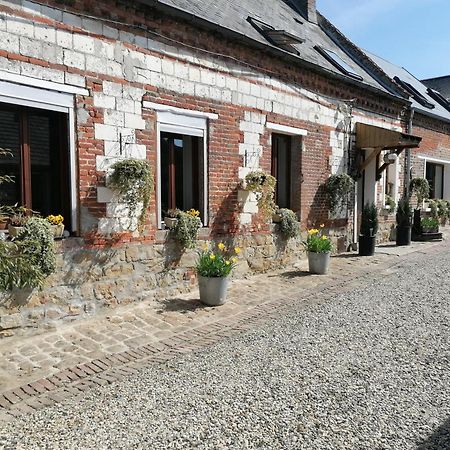 Lola Daire Montigny-Sur-Crecy Dış mekan fotoğraf